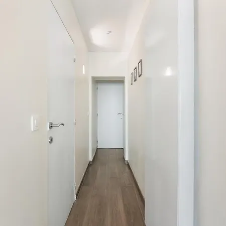 Dwarsstraat 7, アパート *